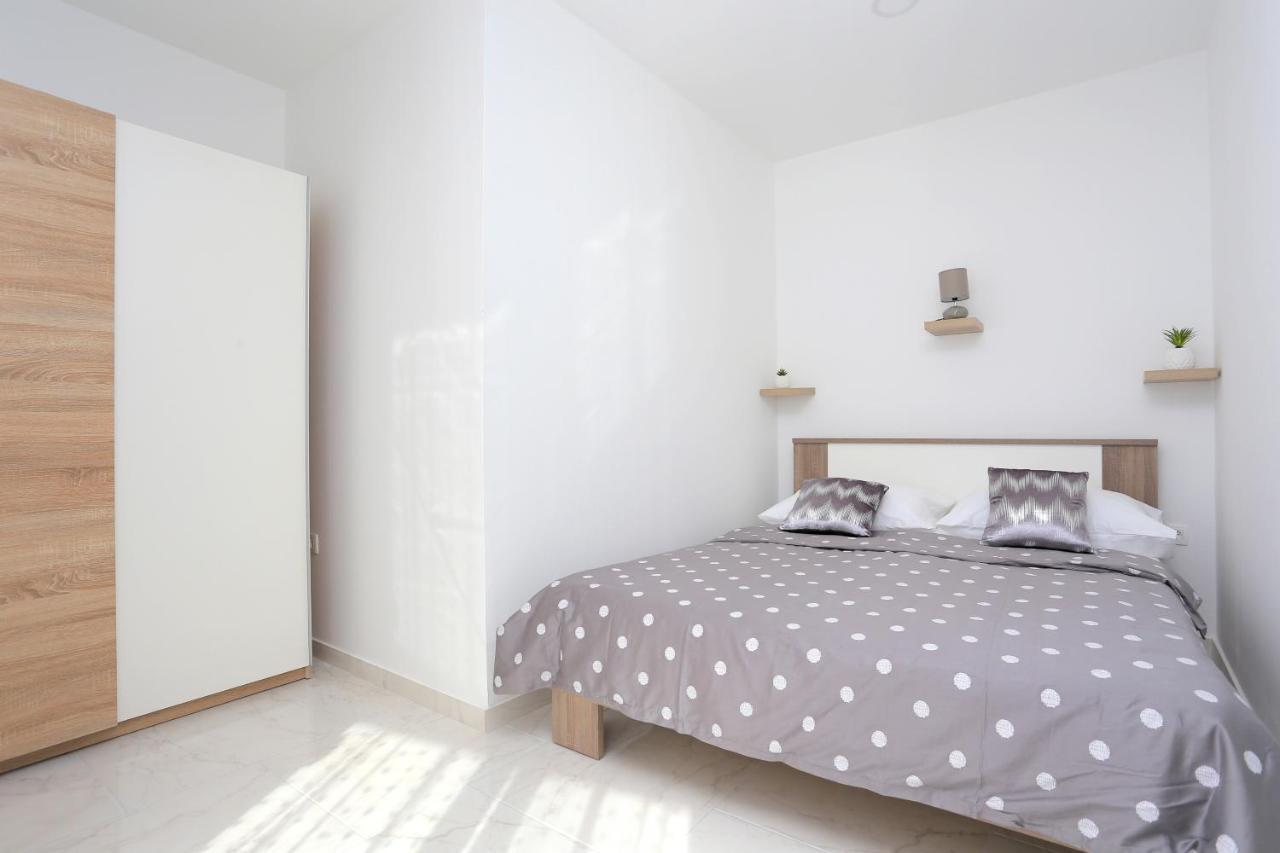 Family Friendly Apartments With A Swimming Pool Zivogosce - Porat, Makarska - 18150 エクステリア 写真